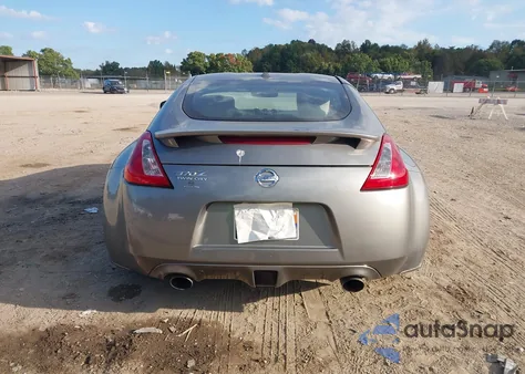 2010 Nissan 370Z Touring z USA, uszkodzony, nr VIN JN1AZ4EH2AM501100